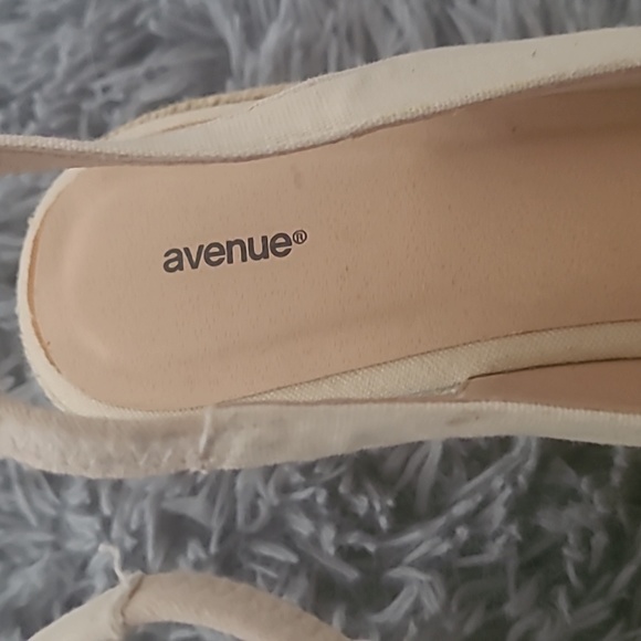 Avenue wedge sandals size 10w(nwot). - Picture 5 of 6